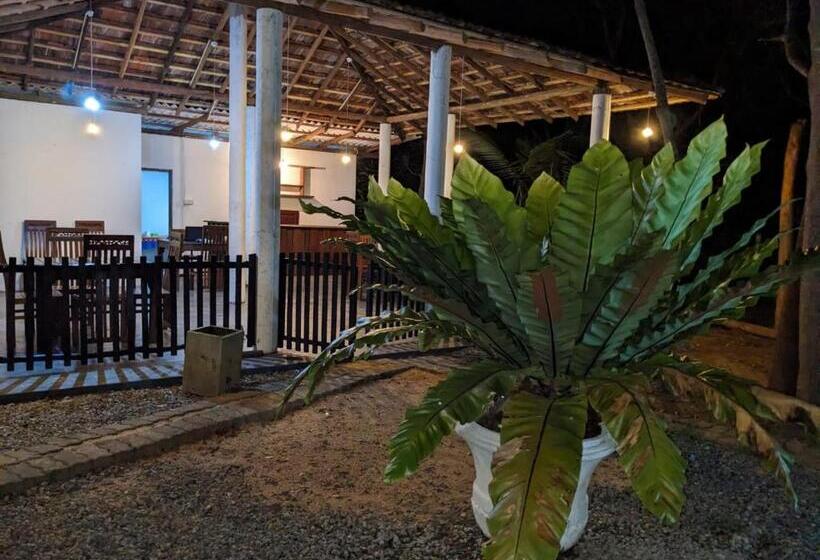 민박 Silent Cabana And Restaurant Marakolliya, Tangalle