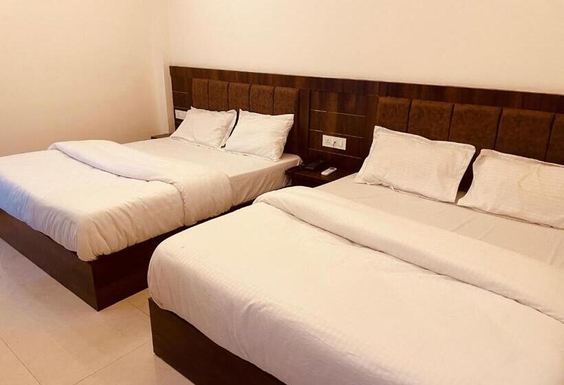 ベッドアンドブレックファースト White House   A Four Star Luxury Resort