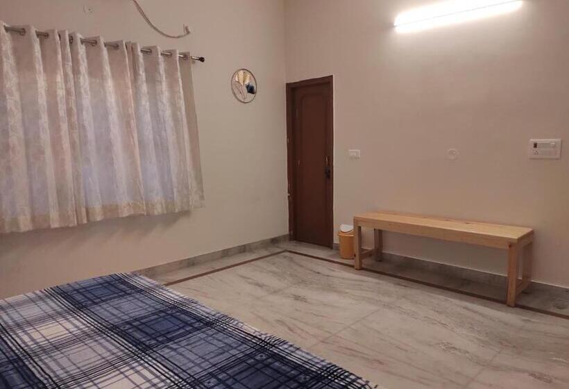 צימר The Litchi Tree Courtyard