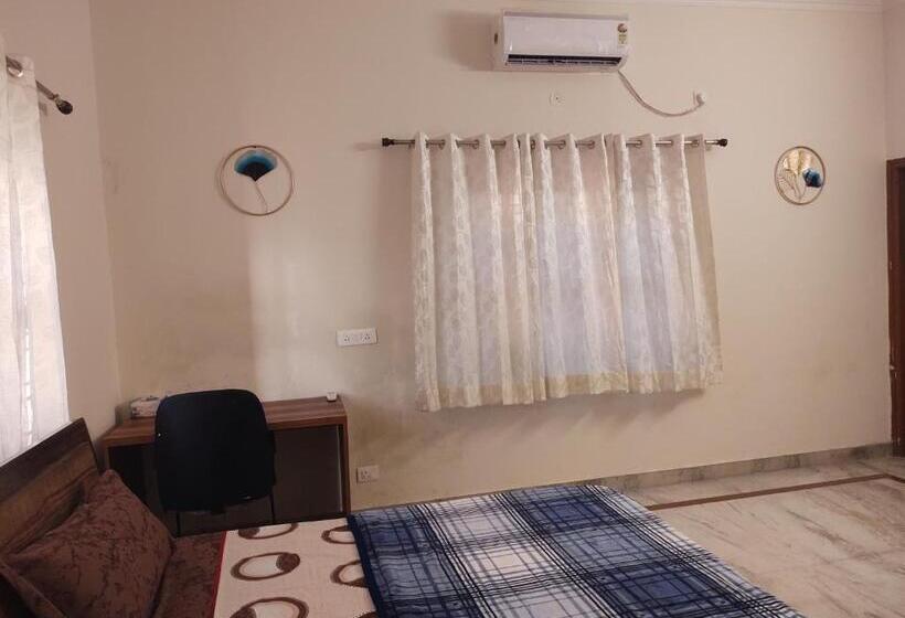 צימר The Litchi Tree Courtyard