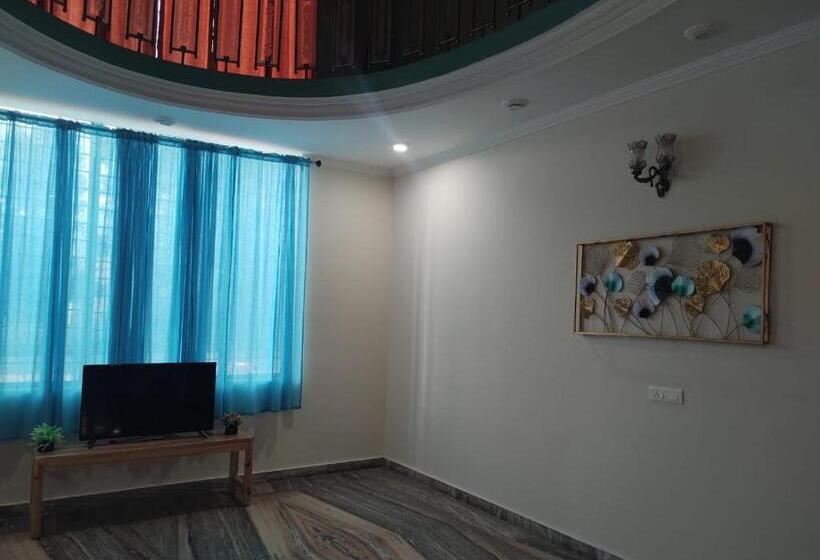 צימר The Litchi Tree Courtyard