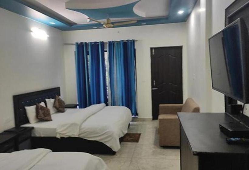 בית מלון כפרי Aar Kempty Lake Resort