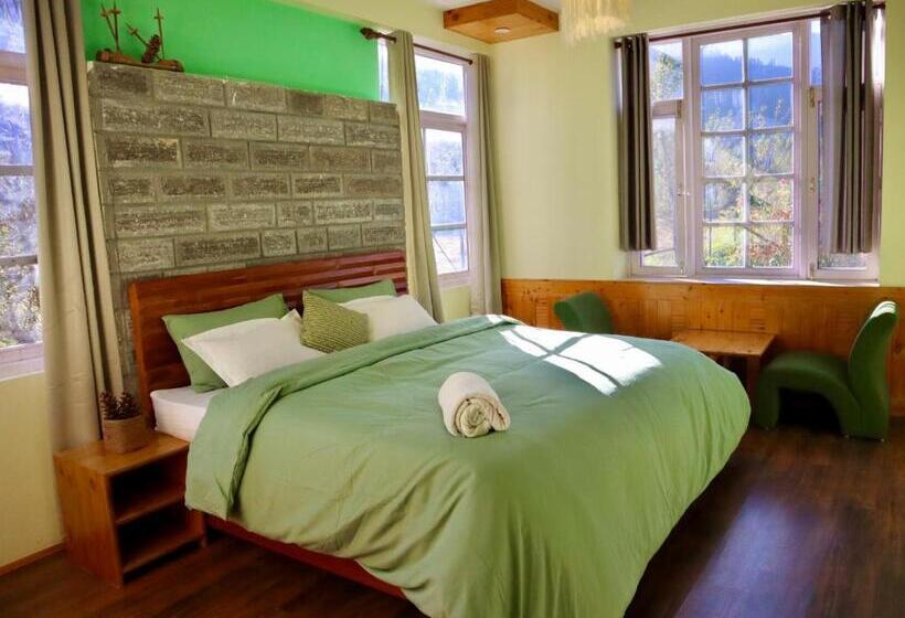 Flüstern  A Boutique Hostel