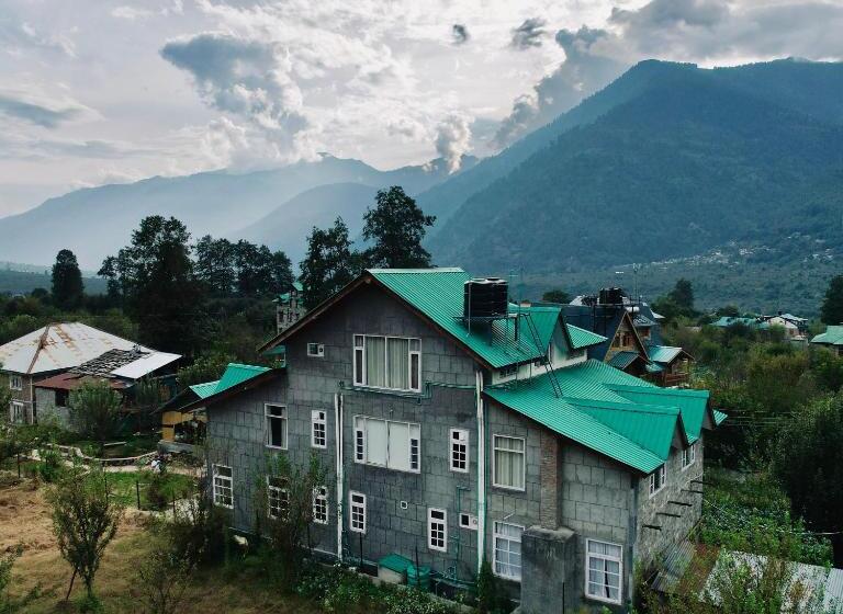 Flüstern  A Boutique Hostel