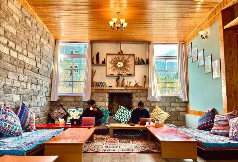 Flüstern  A Boutique Hostel