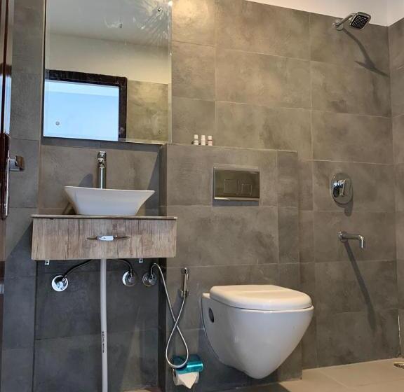 Ganeshwaram Hotel & Restaurant, Bhowali, Nainital