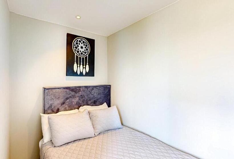 هتل Artist S Retreat @ Marítima Golf 2h