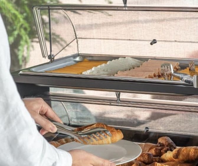 فندق Central Inn