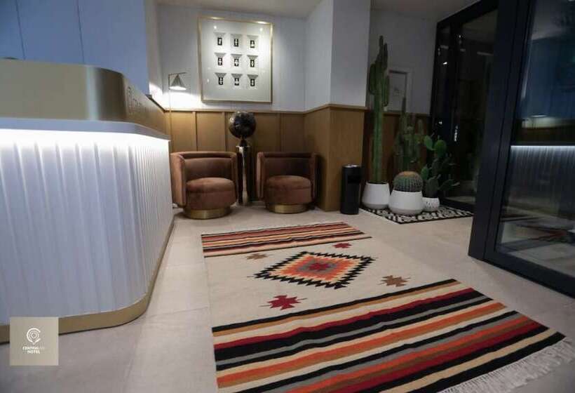 فندق Central Inn