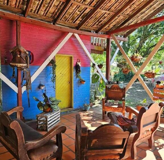 בית מלון כפרי Club Recreativo La Karola