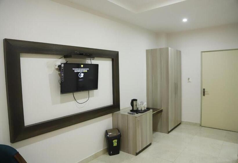 فندق Club Riviera