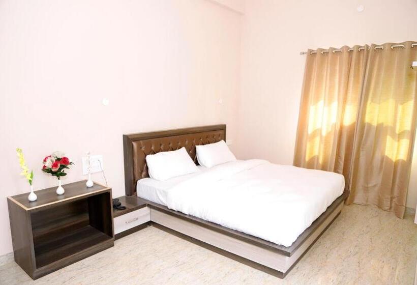 فندق Club Riviera