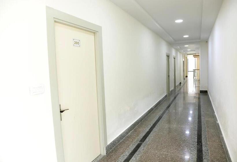 فندق Club Riviera