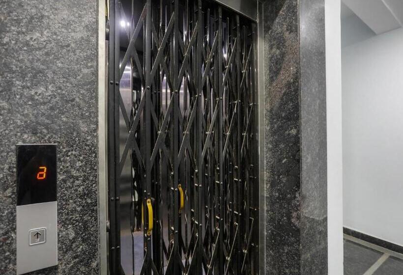 בית מלון כפרי Collection O Svs Grand Guest House