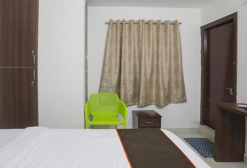 בית מלון כפרי Collection O Svs Grand Guest House