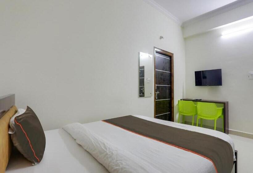 בית מלון כפרי Collection O Svs Grand Guest House