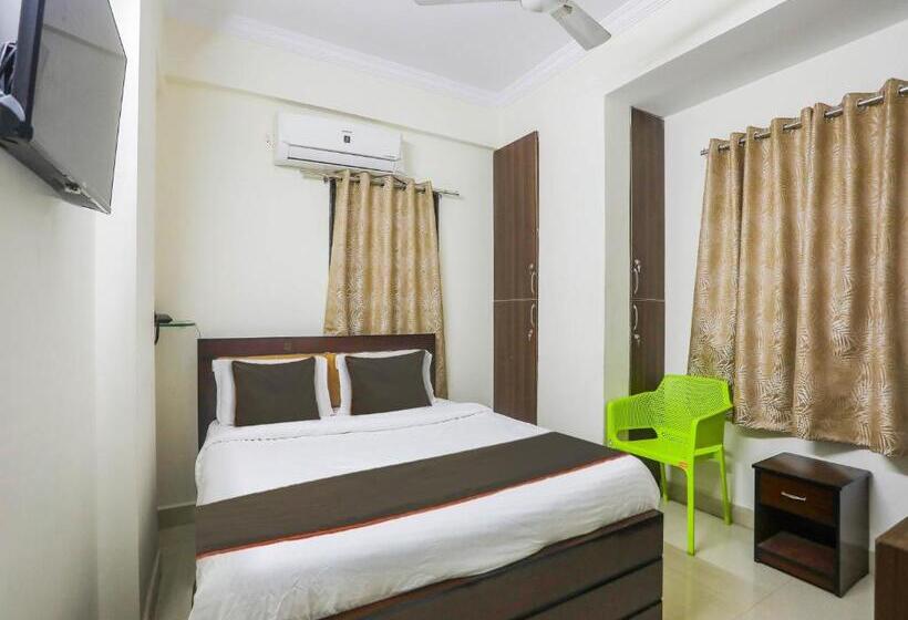 בית מלון כפרי Collection O Svs Grand Guest House