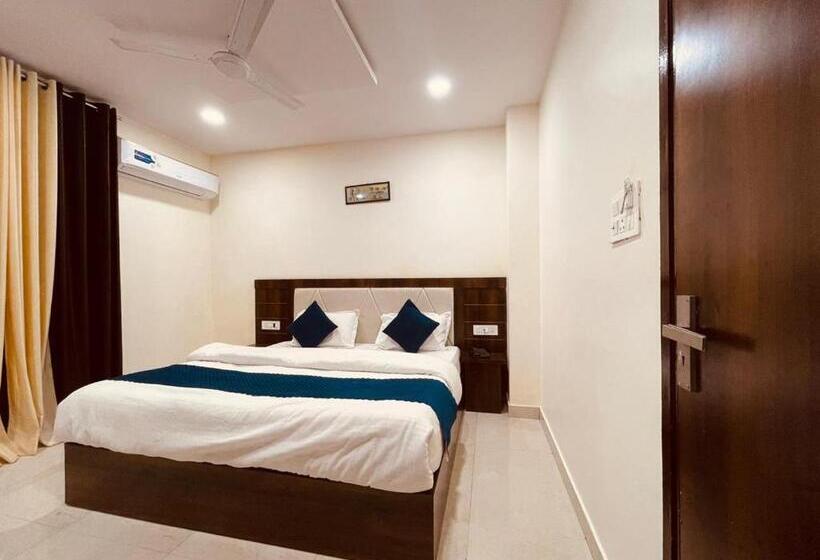 בית מלון כפרי The White House Haridwar