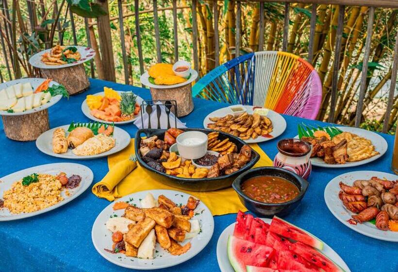 בית מלון כפרי Ekoparque Lunaforest