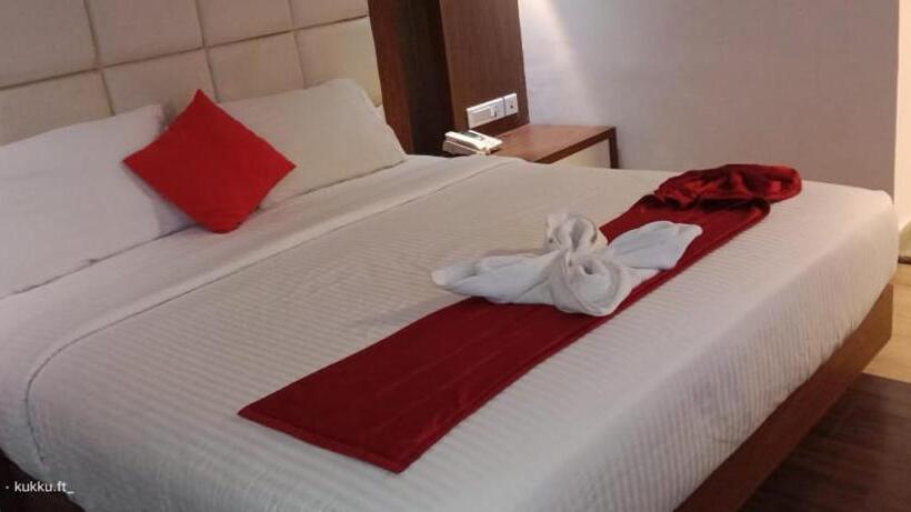 Отель Emarald Taj