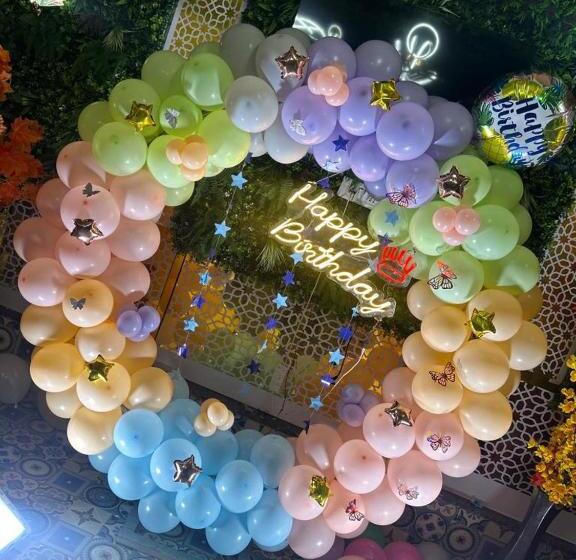 בית מלון כפרי Fullmoon Multi Cuisine Restaurant Cafe&