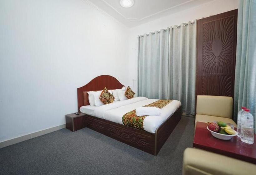 בית מלון כפרי Galactic Inn