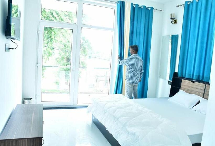 בית מלון כפרי Gupta Marriage Hall And