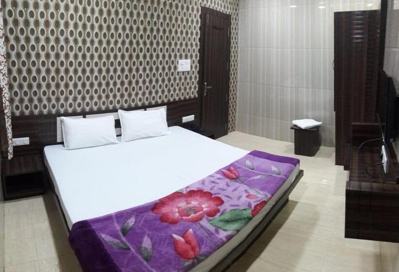 Отель Highlight Ujjain