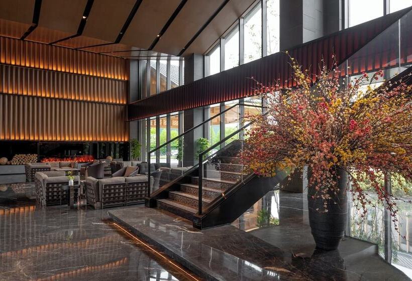 Отель Hyakumangoku Onsen