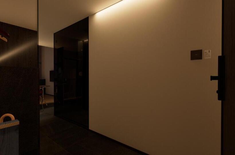 彼厅酒店hotel In Between