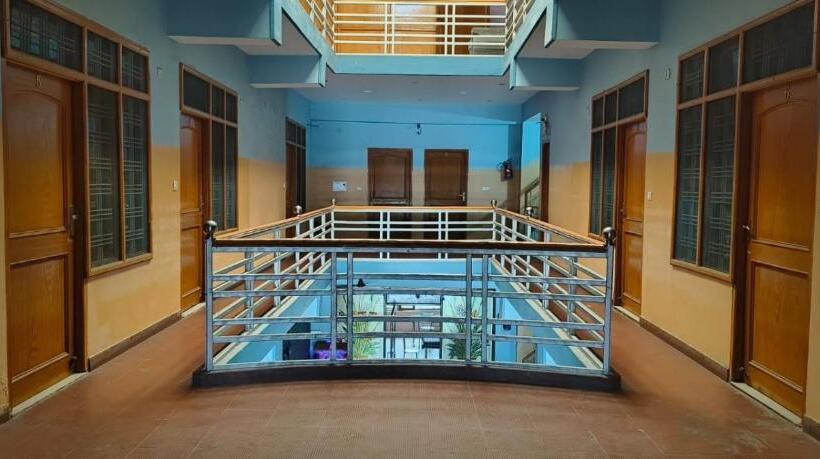 בית מלון כפרי Kailash