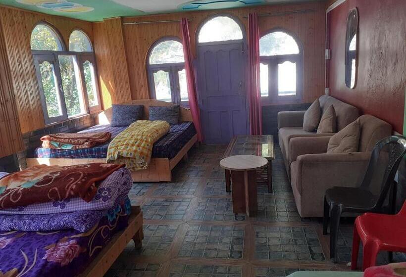 ホテル Kheerganga Heights