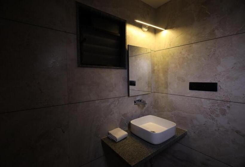 호텔 Lords Eco Inn Navsari