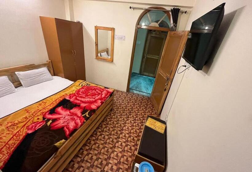 Отель Najma Arshi