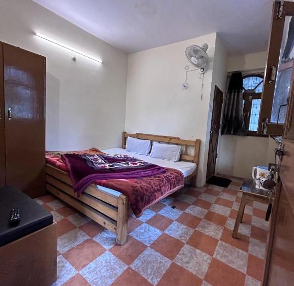 Отель Najma Arshi