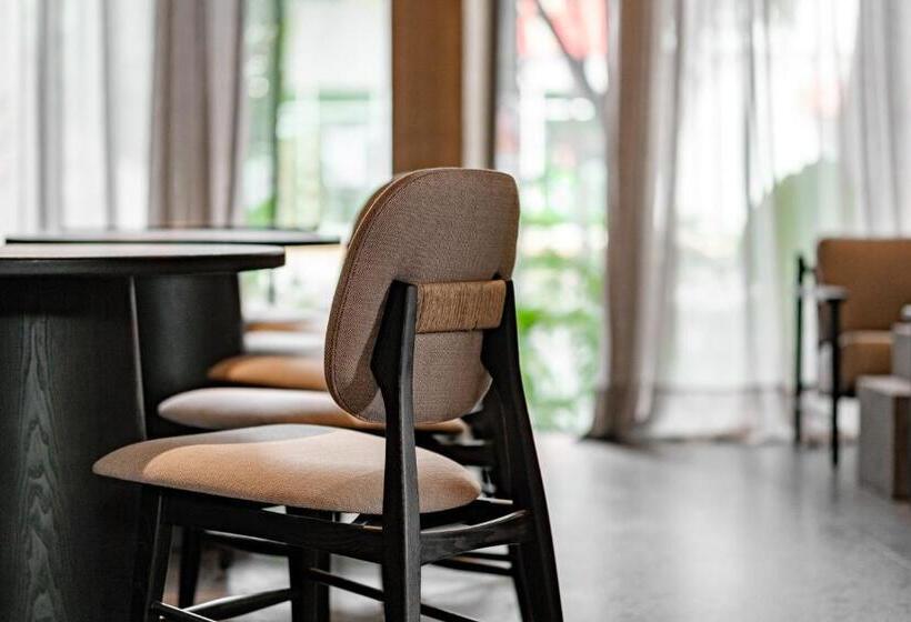 ホテル Onto Tonalá Mexico City