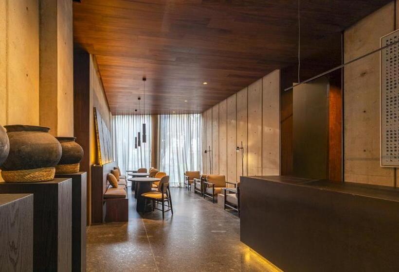 ホテル Onto Tonalá Mexico City