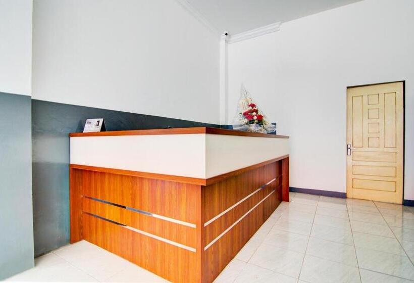 Отель Oyo 93190 Sartika Gh Syariah