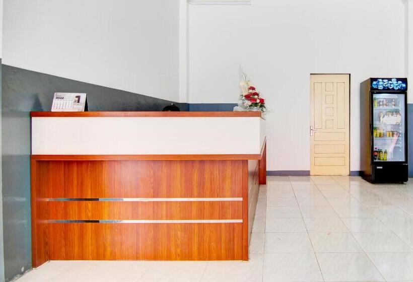 Отель Oyo 93190 Sartika Gh Syariah