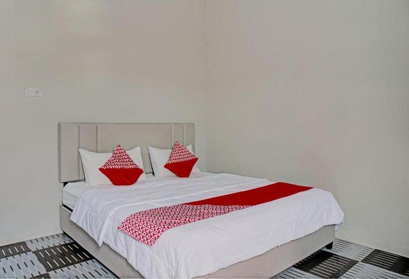 Отель Oyo 93190 Sartika Gh Syariah