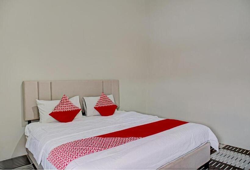 Отель Oyo 93190 Sartika Gh Syariah