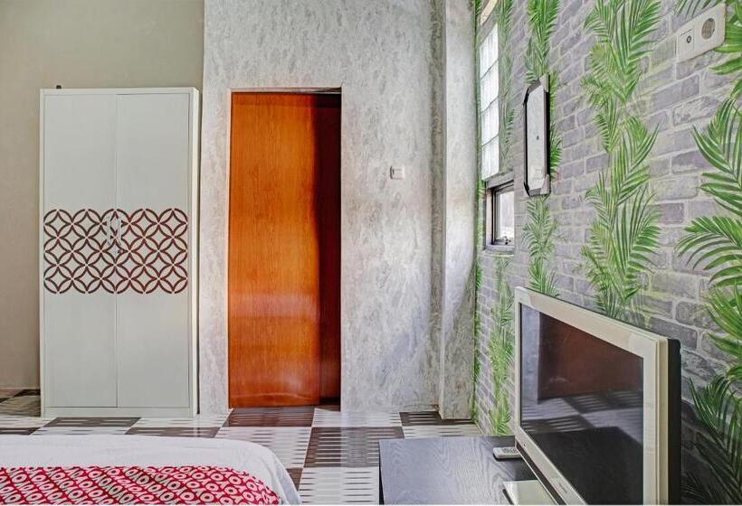 Отель Oyo 93190 Sartika Gh Syariah