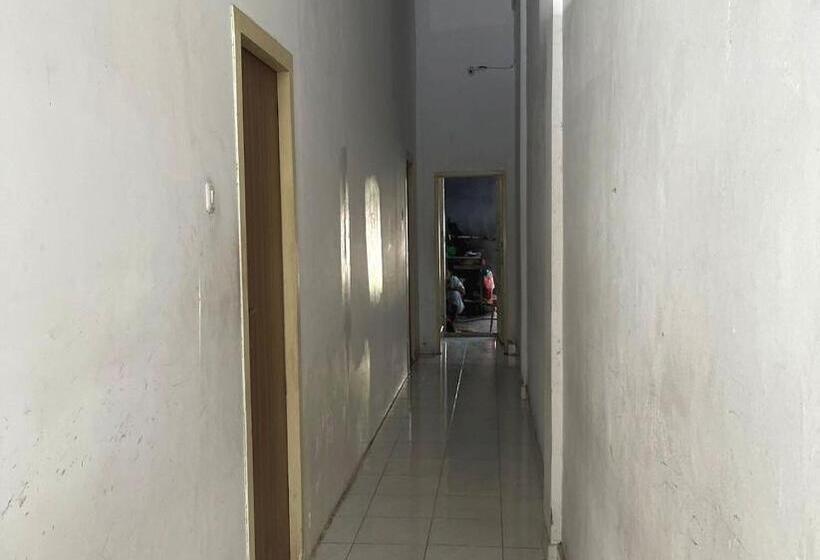 호텔 Oyo 93192 Andesta Guest House Syariah