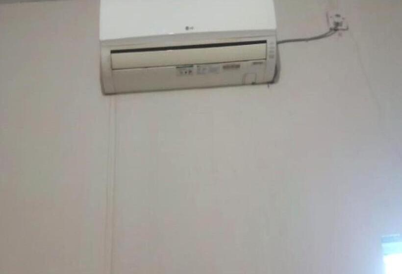 호텔 Oyo 93192 Andesta Guest House Syariah