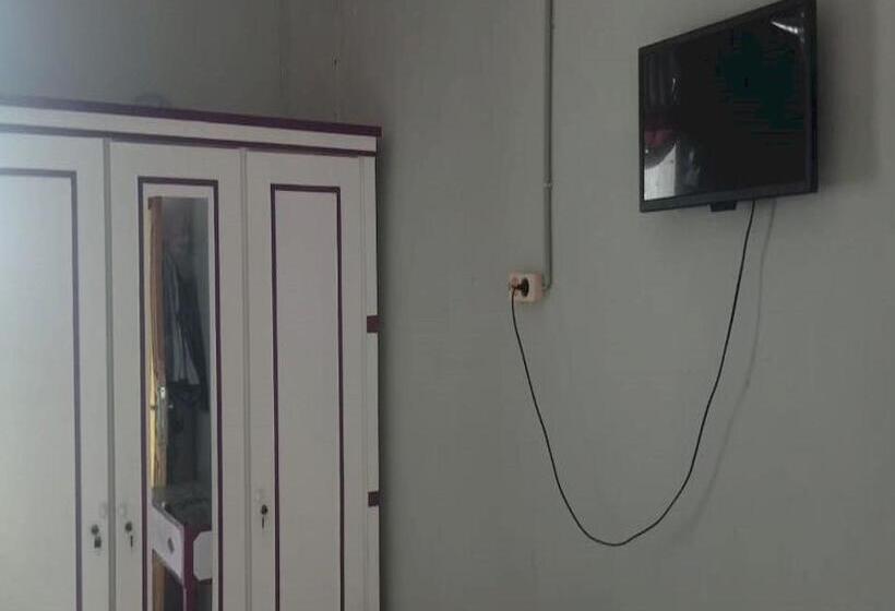 호텔 Oyo 93192 Andesta Guest House Syariah