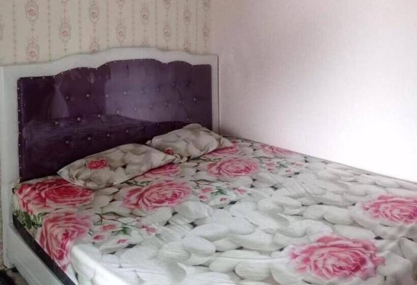 호텔 Oyo 93192 Andesta Guest House Syariah