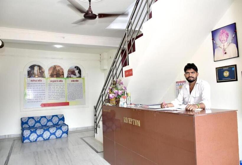 Отель Paramod Palace