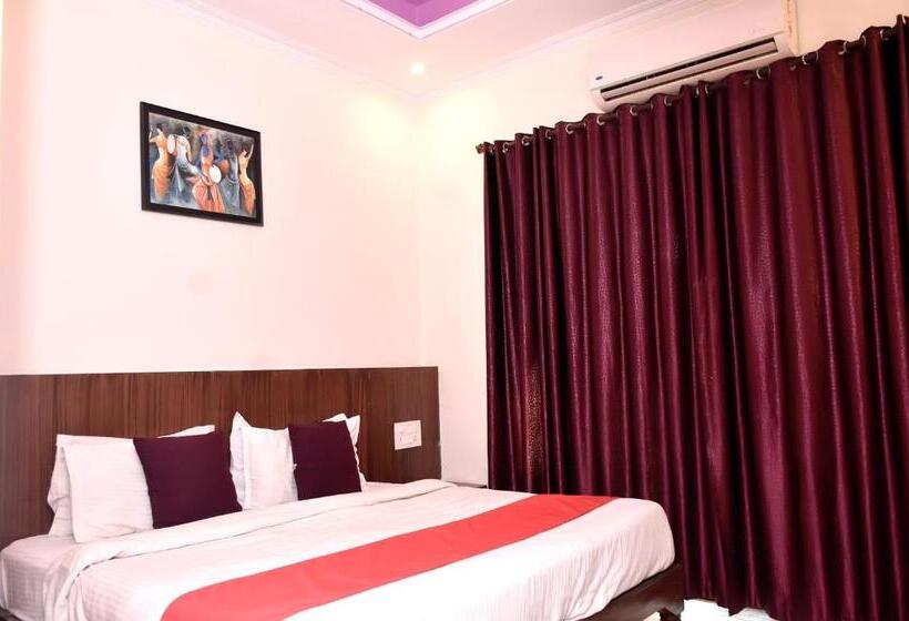 호텔 Paramod Palace