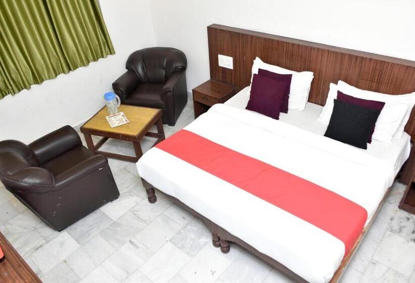 Отель Paramod Palace