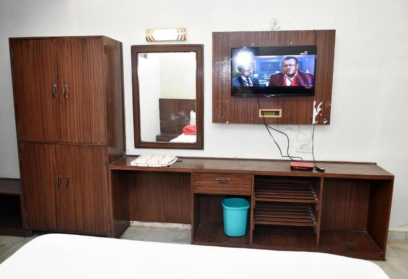 ホテル Paramod Palace